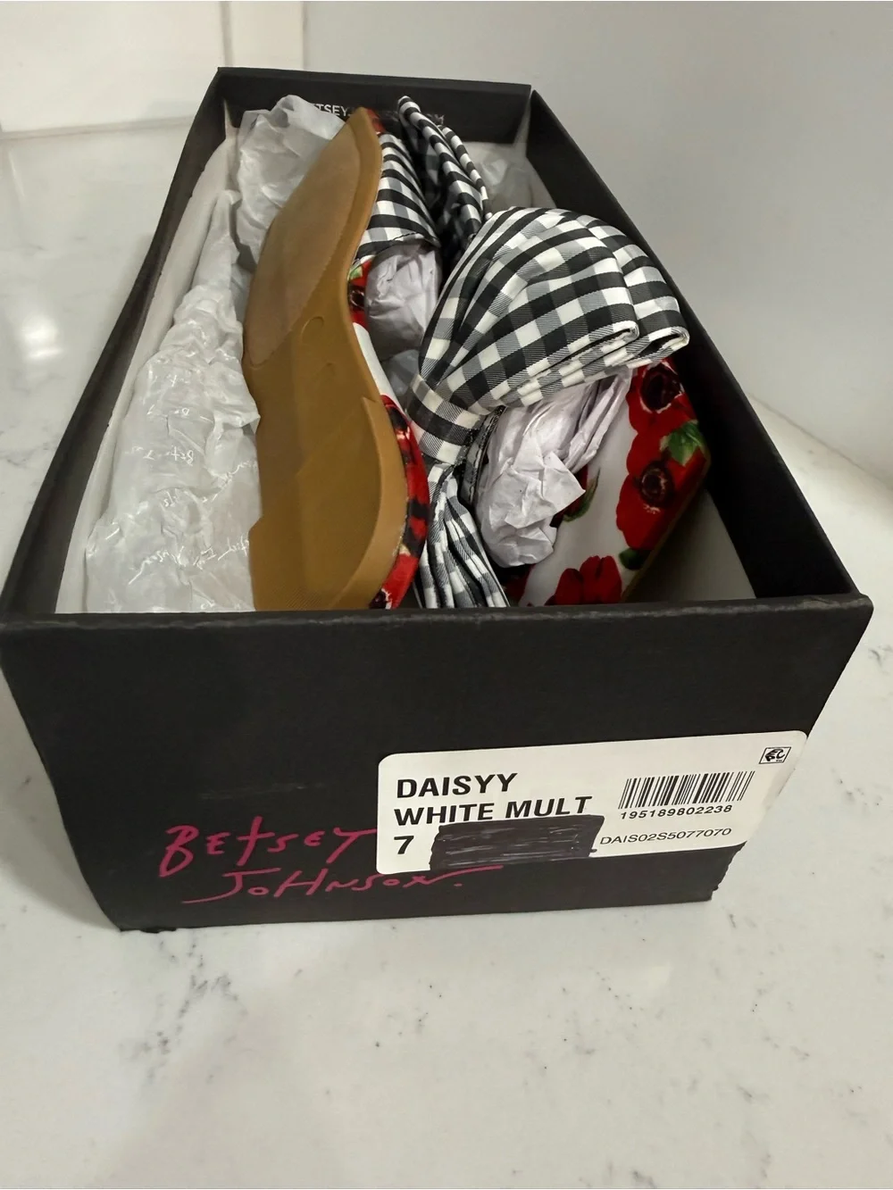 Betsey Johnson Floral  Sandal Slip-On Casual Comfort Plaid Sz 7 - Picture 6 of 9